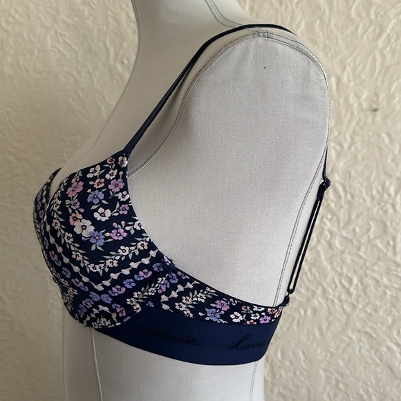 Victoria’s Secret Pink Wear Everywhere T-Shirt Lightly Lined Bra Blue Floral 32B - Picture 3 of 10